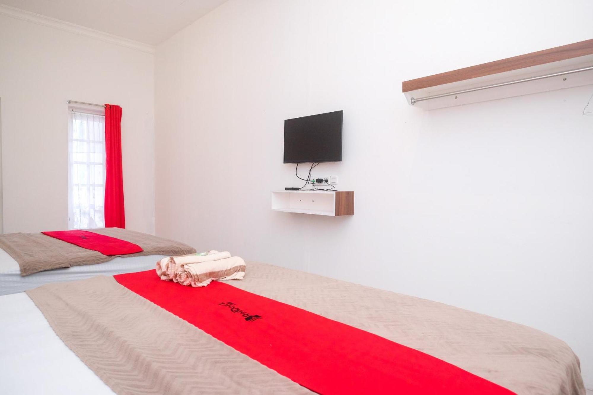 מלון Karanganyar  Reddoorz Near Grojogan Sewu Tawangmangu מראה חיצוני תמונה