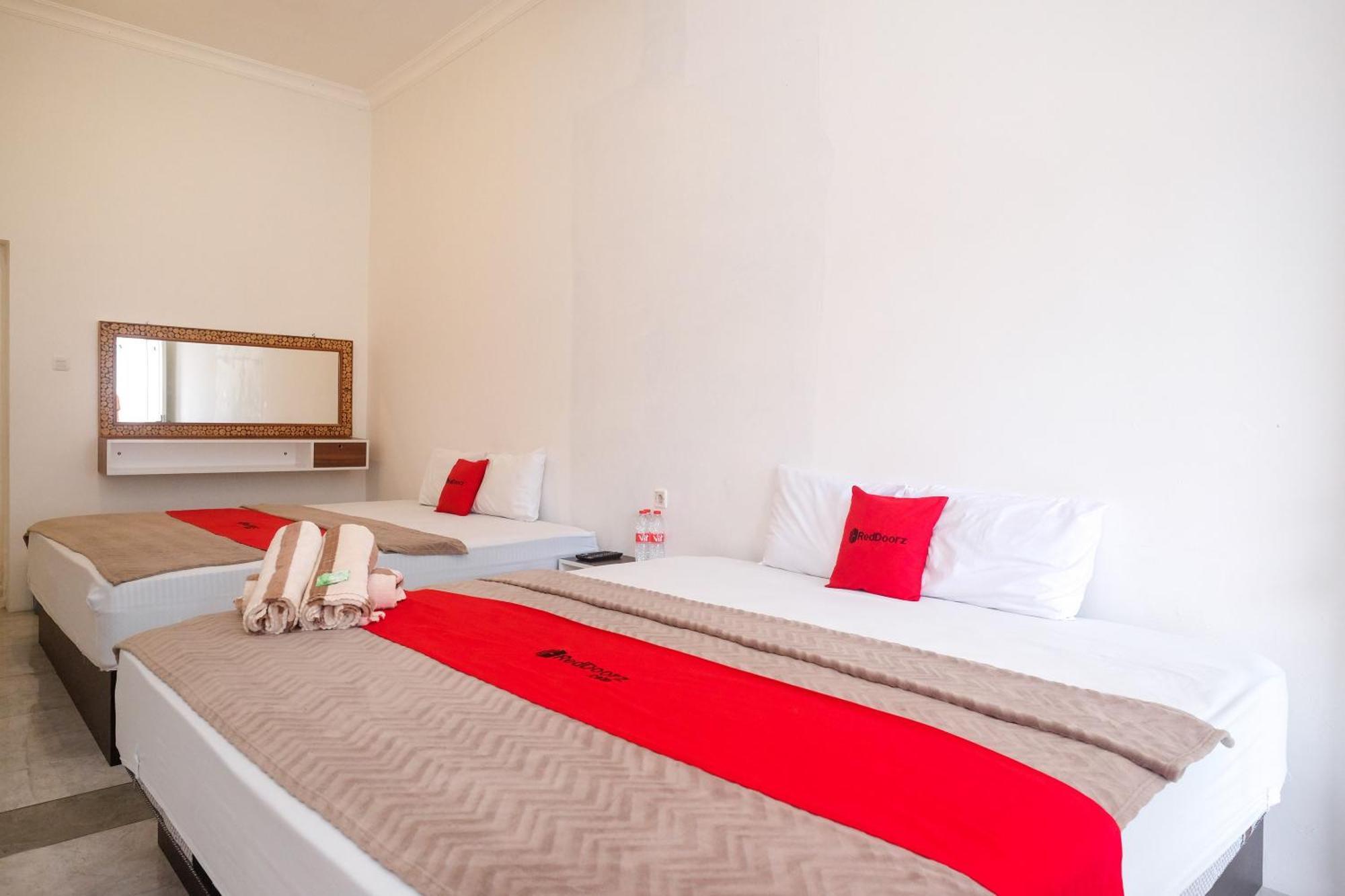 מלון Karanganyar  Reddoorz Near Grojogan Sewu Tawangmangu מראה חיצוני תמונה