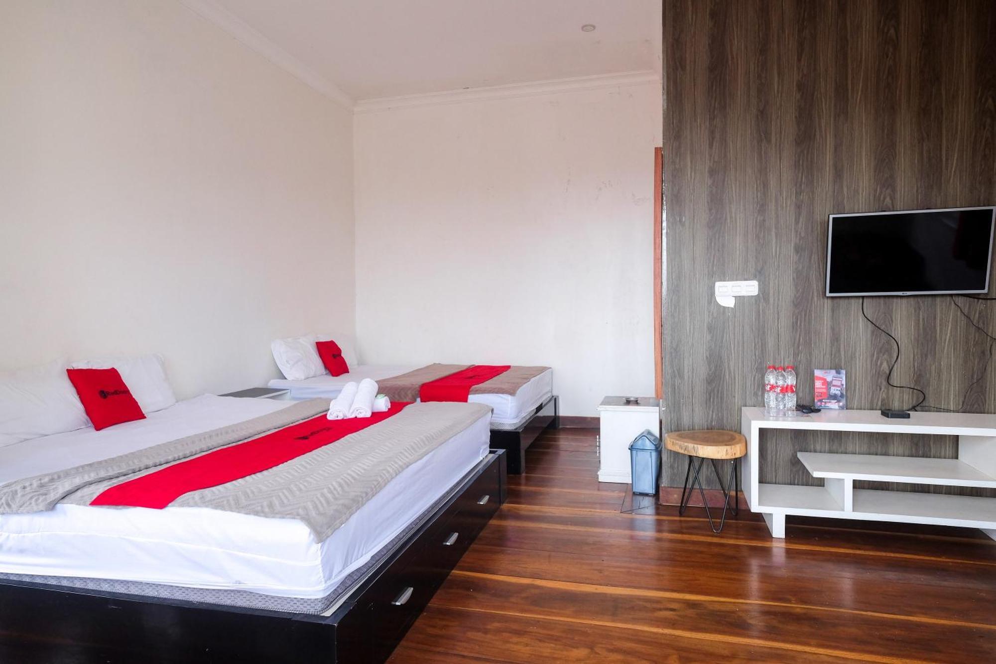 מלון Karanganyar  Reddoorz Near Grojogan Sewu Tawangmangu מראה חיצוני תמונה