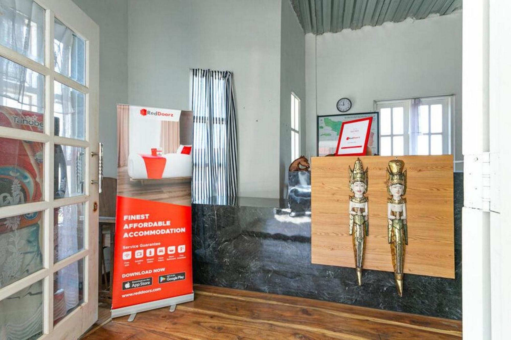 מלון Karanganyar  Reddoorz Near Grojogan Sewu Tawangmangu מראה חיצוני תמונה
