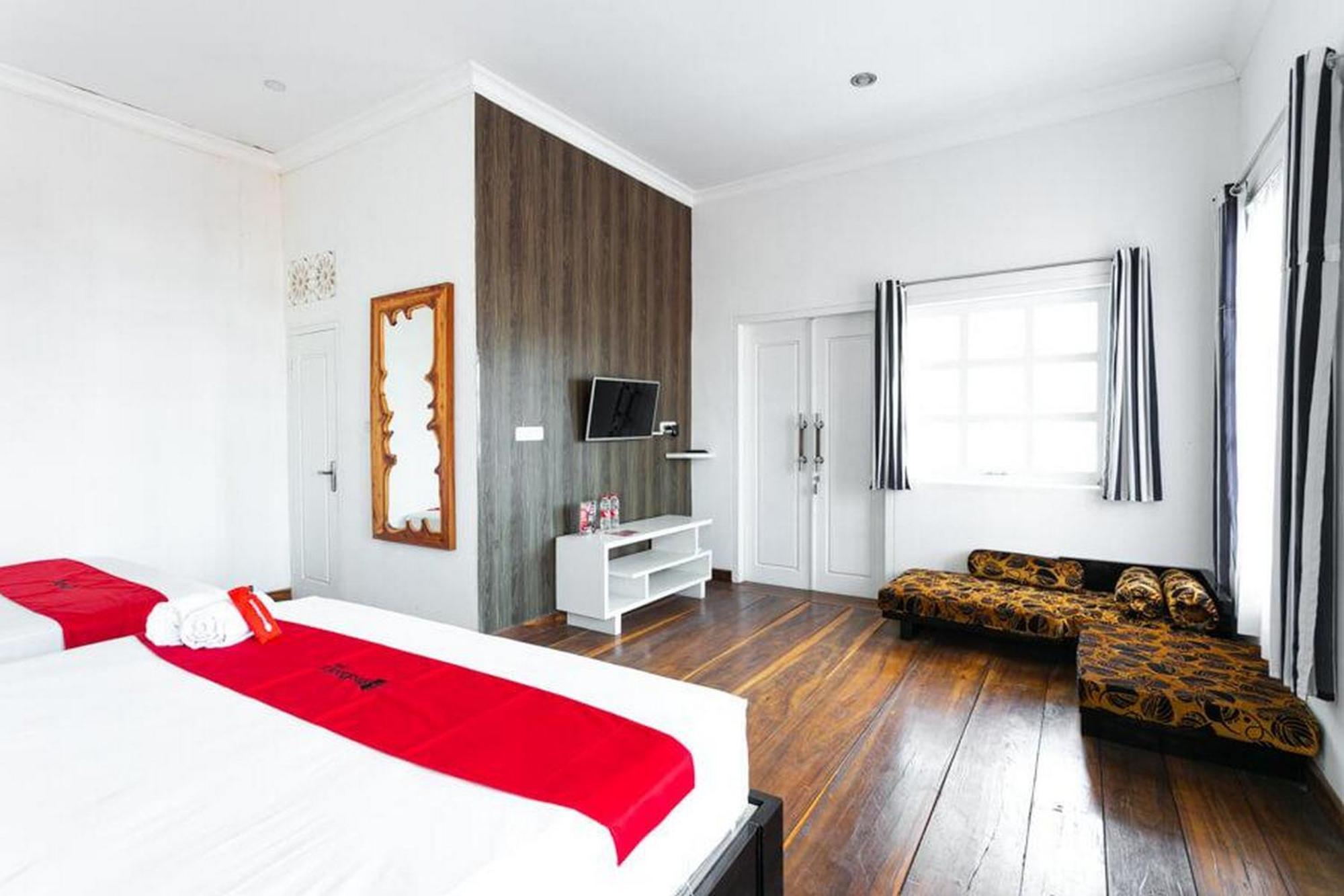 מלון Karanganyar  Reddoorz Near Grojogan Sewu Tawangmangu מראה חיצוני תמונה